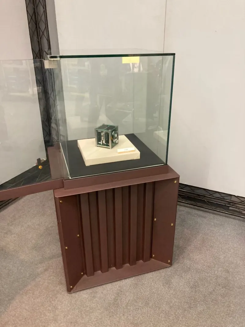 YOMOGI on display