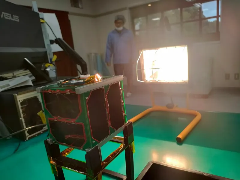 YOMOGI FM sunlight test